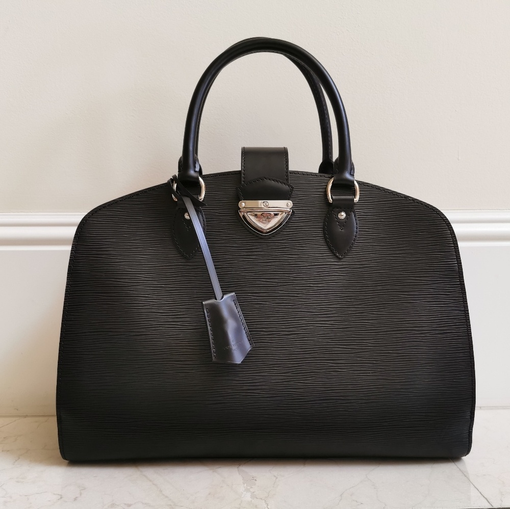 LOUIS VUITTON Epi Leather PontNeuf GM Bag